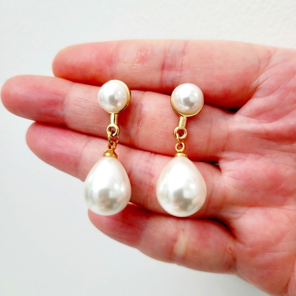2/$20 Brand New Gold Tone Pearl Earrings
